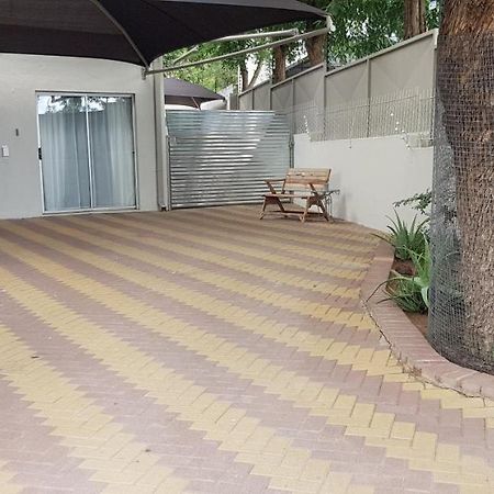 Feather Self Catering Accommodation Windhoek Exterior photo